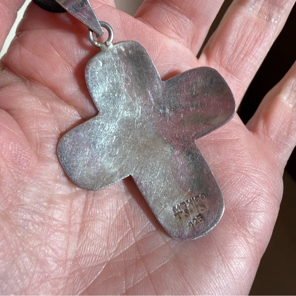 Taxco Vintage 80’ Southwestern Sterling silver oversized cross pendent necklace - Picture 5 of 17